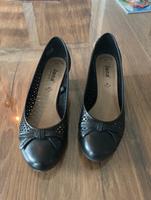 Schwarze Pumps mit Schleife Gr. 38,5/ 5 1/2 Bayern - Greding Vorschau