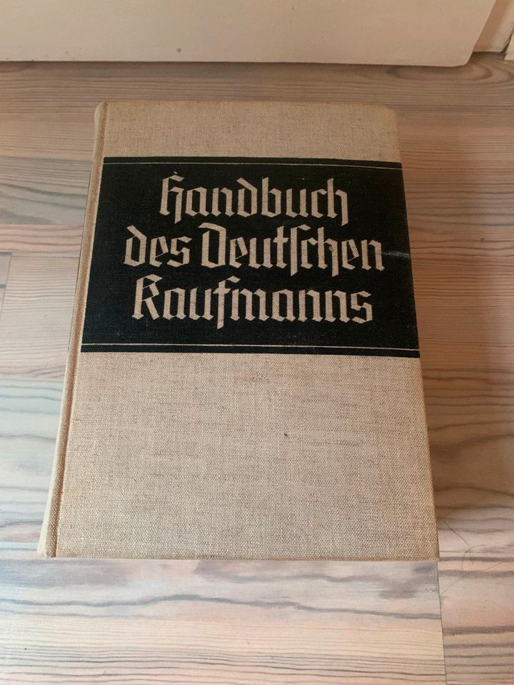 Handbuch des Deutschen Kaufmanns Dr. Julius Greifzu 1934 in Hamburg