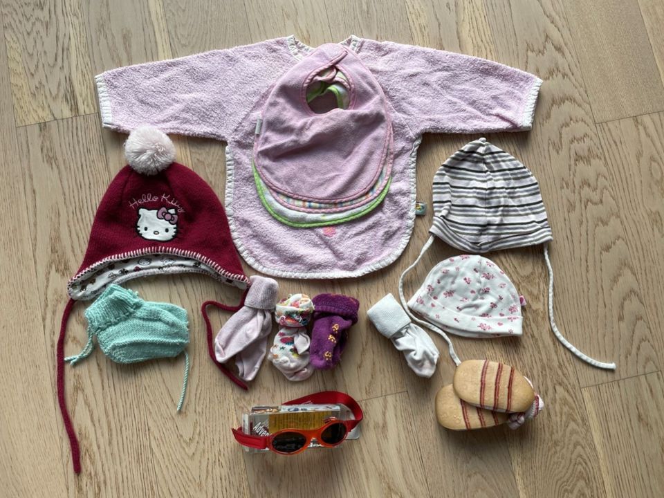 Babysachen / Babykleidung Mädchen Gr. 74, >25 Teile in Stuttgart