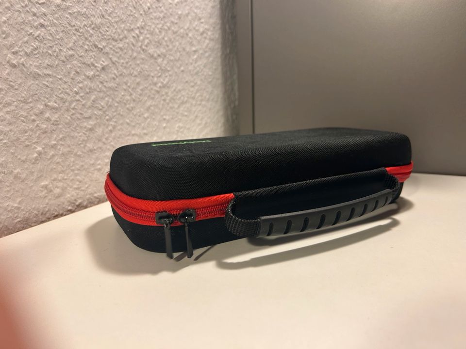 Nintendo Switch Set + viel Zubehör in Berlin