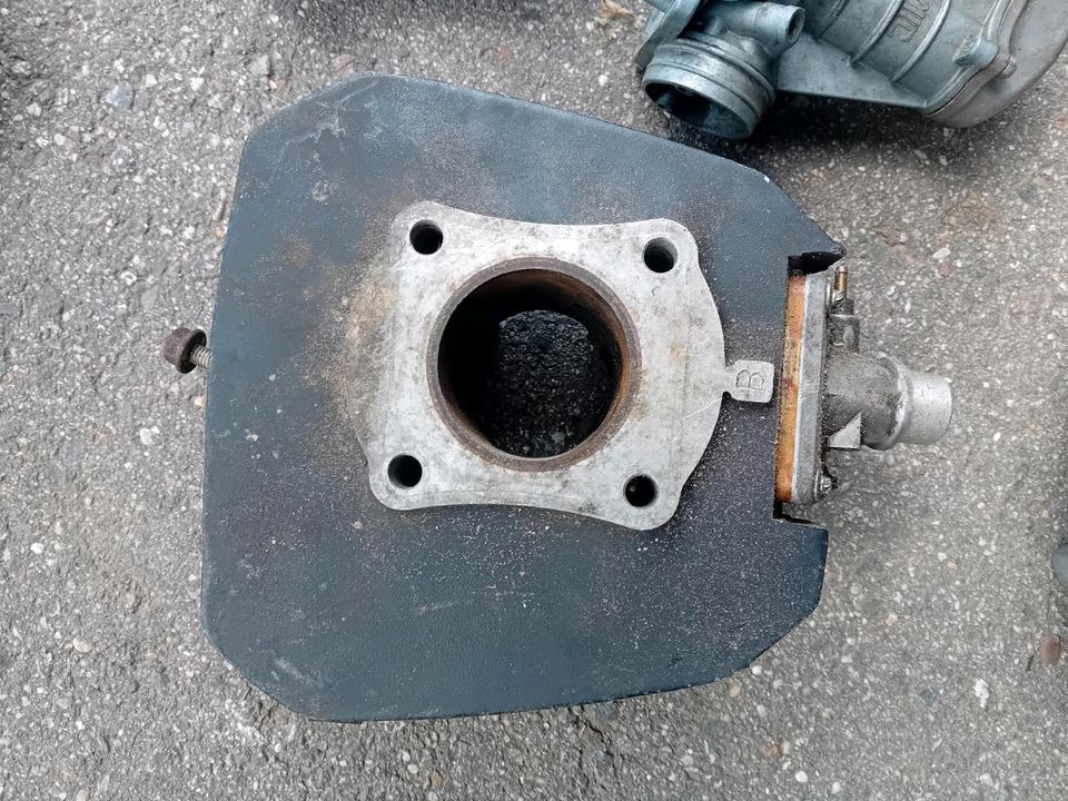 Kawasaki Teile Vergaser Zylinder Kettenradträger Zündungsdeckel in Miltach