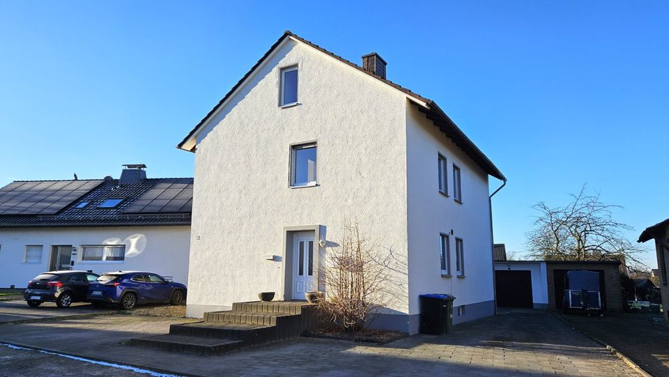 -RESERVIERT- Großes Einfamilienhaus auf großem Grund in Löhne, inkl. 30 m² im Dachgeschoss in Löhne