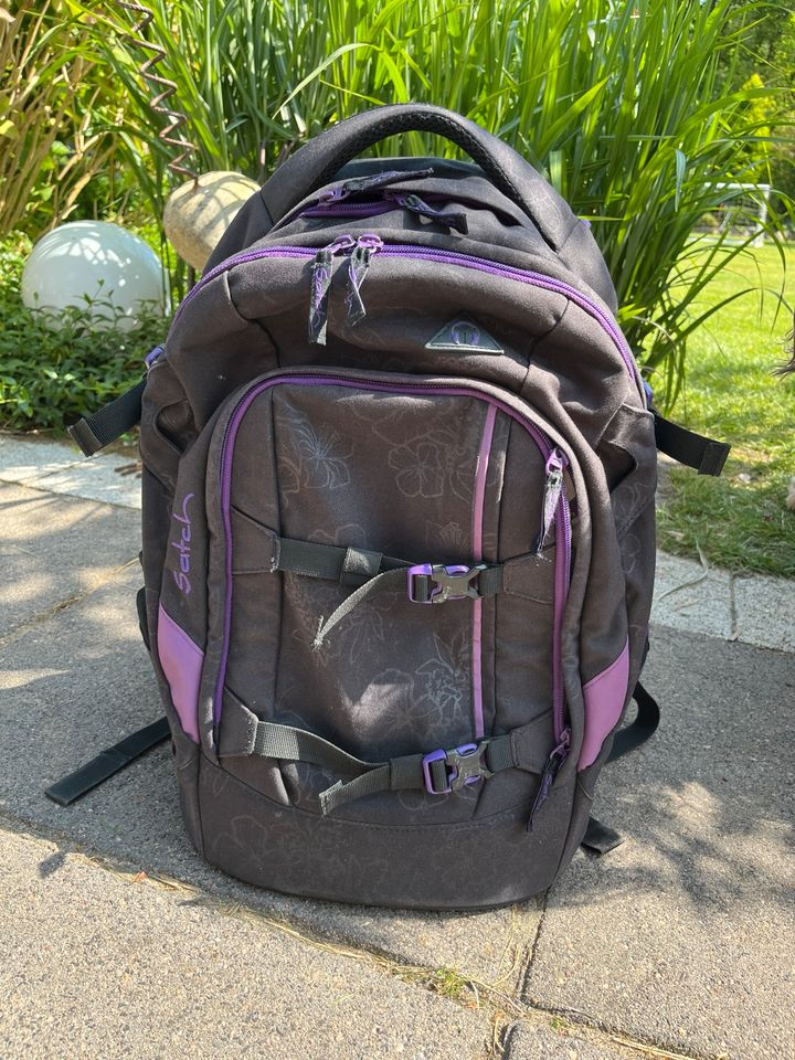 Satch, Schulrucksack, Schultasche, schwarz/lila in Stuhr