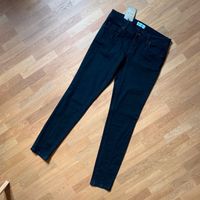 Massimo Dutti schwarze Jeans Slim Skinny fit klassisch 40 Hessen - Bad Homburg Vorschau