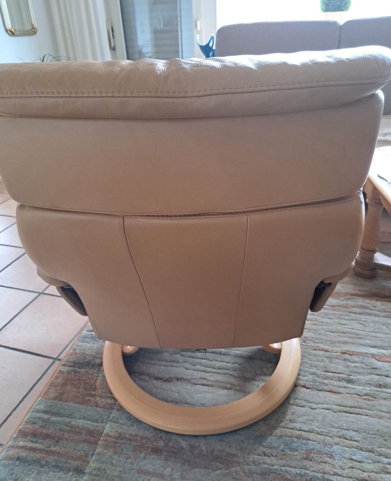 Stressless Sessel XXL mit Hocker in Kreuzau