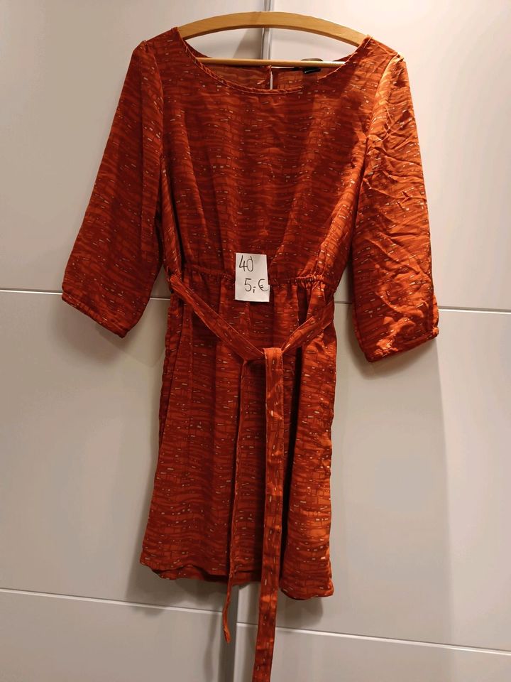 Kleid H&M Longtop Größe 40 retro Stil in Gräfendorf