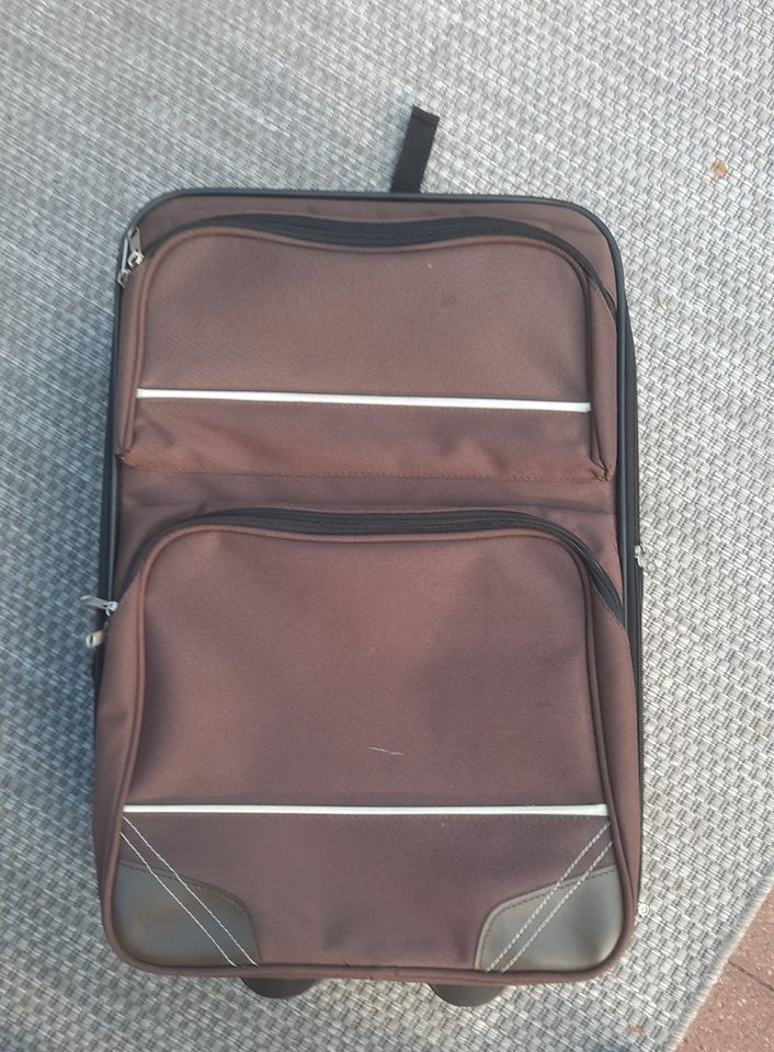 Handgepäckkoffer mit Kosmetiktasche in Bocholt