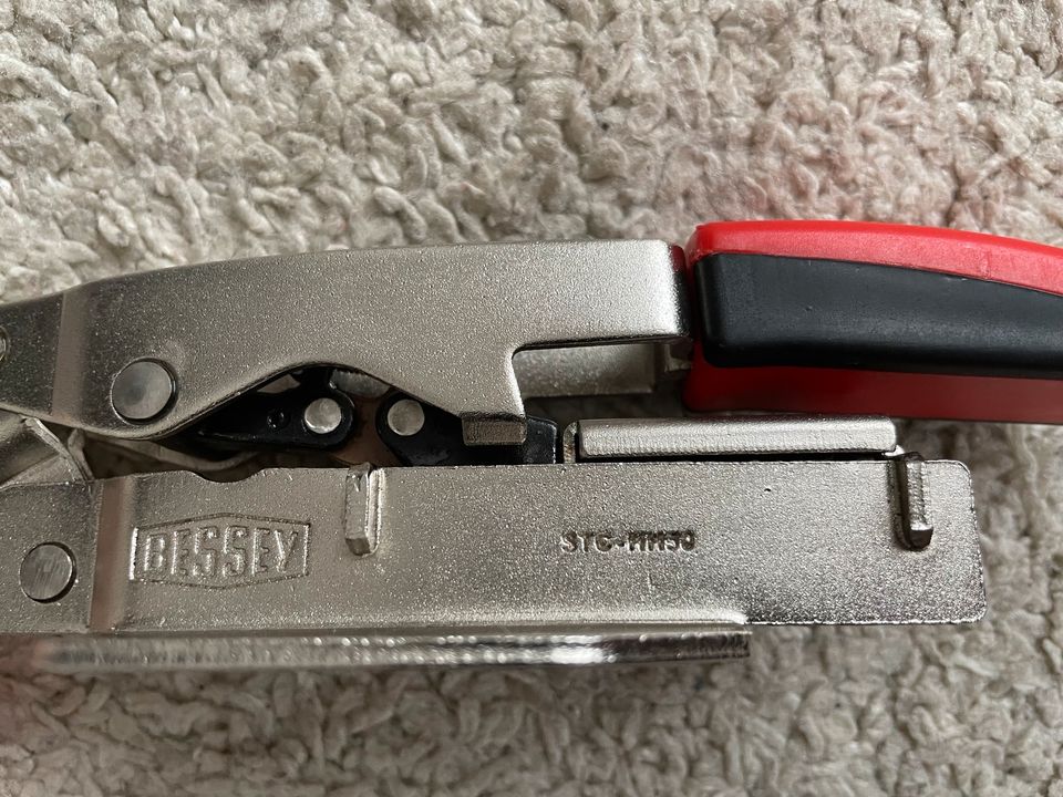 8 Stück Bessey Kniehebelspanner waagerecht STC-HH 50 in Bad Mergentheim