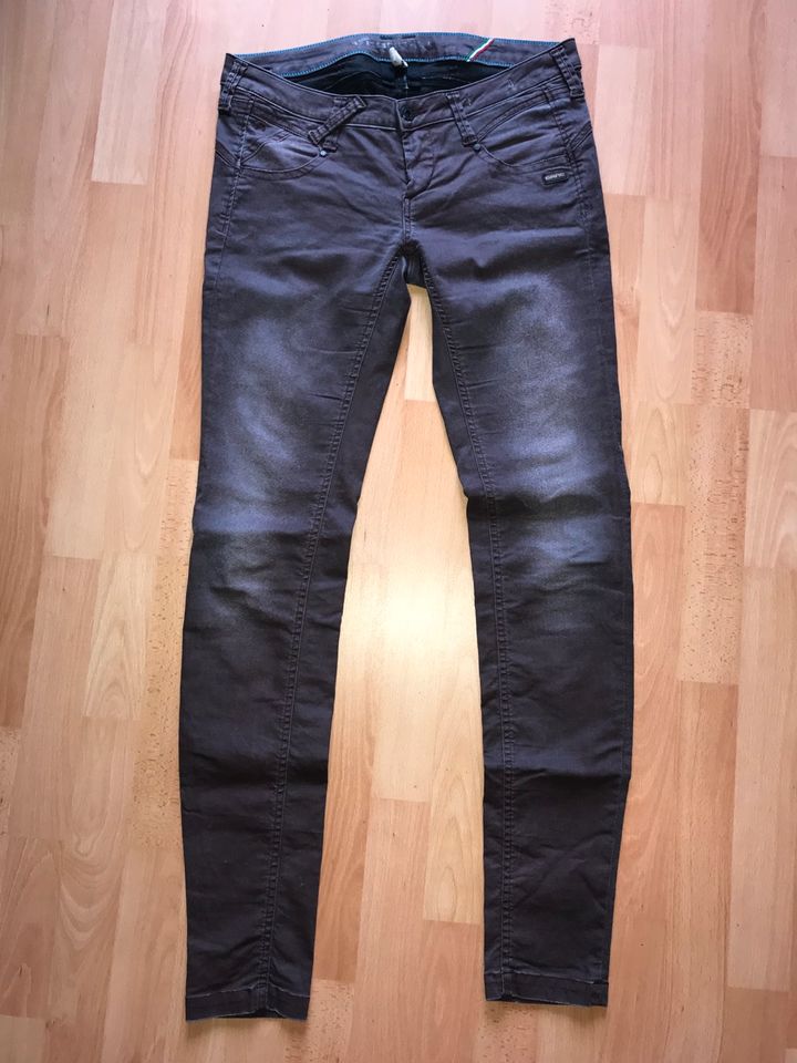 Gang Damenjeans Gr. 31 (40/L) in Bad Langensalza