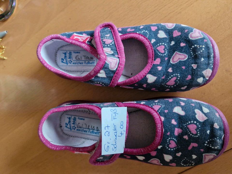 Kinderschuhe, Turnschuhe, Hausschuhe, Crocs, Sandalen 21,23,24,26 in Ehingen Mittelfr