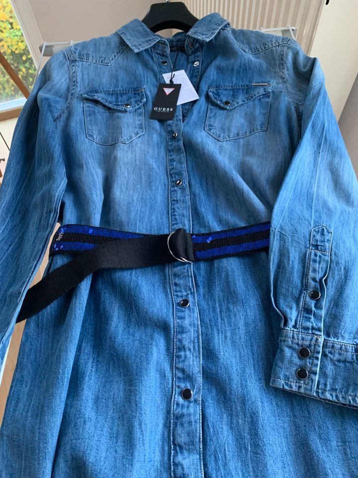 Jeanskleid/-mantel von Guess, blau, Größe M, neu mit Etikett in Wiesbaden