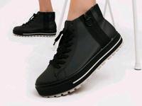 Tommy Hilfiger Lederstiefel, Gr. 41 zu verkaufen. Köln - Köln Brück Vorschau