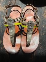 Zehentreter Sandalen Colors of California Silber neon gelb Lack Hamburg-Nord - Hamburg Eppendorf Vorschau