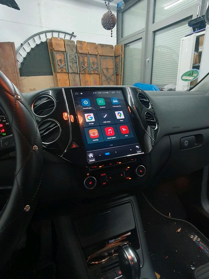 VW Tiguan Radio Navigation Bluetooth Wi-Fi Carplay in Fellbach