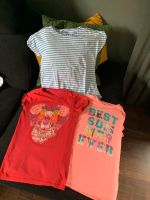 Drei (vier) T-Shirts im Set Gr.140 Niedersachsen - Brake (Unterweser) Vorschau