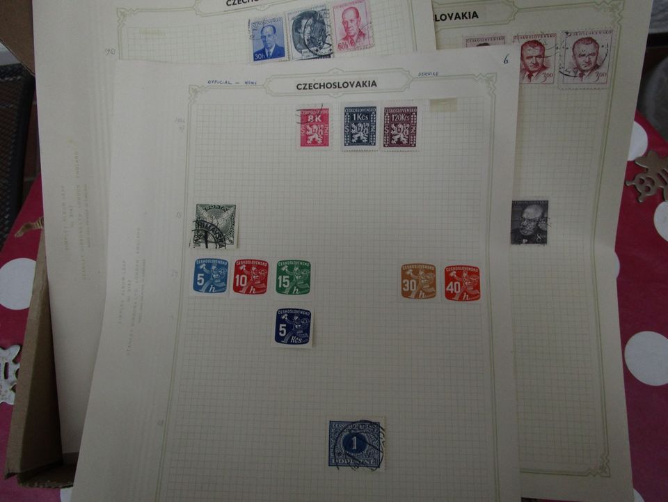 Tschechien_CSFR - Schachtel voll ältere Briefmarken (A) in Garching an der Alz