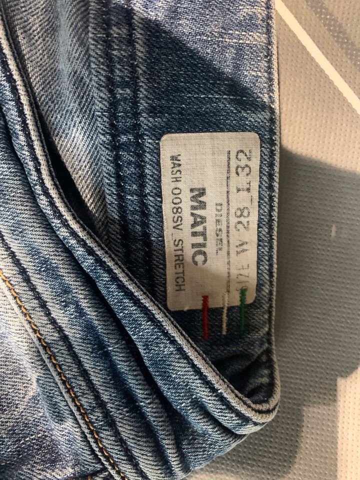 Diesel Jeans 28/32 in Teningen