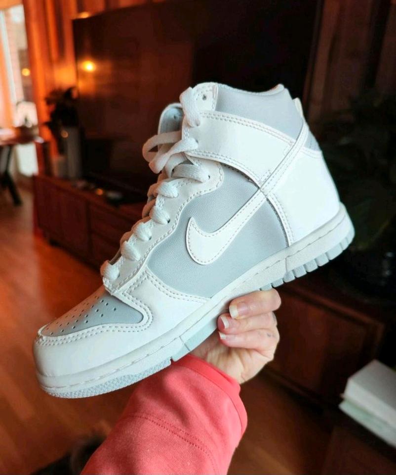 Nike Dunk High Football Grey GS US4.5 Y EU 36.5 Kinderschuhe in Schwerin