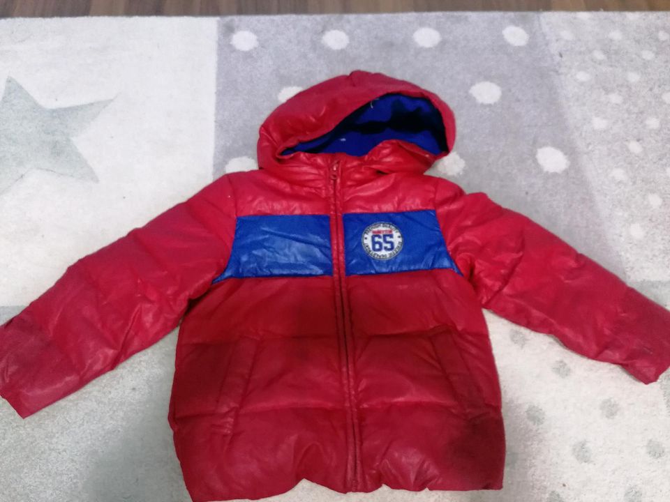 Winterjacke Gr 110 von Benetton in Berlin