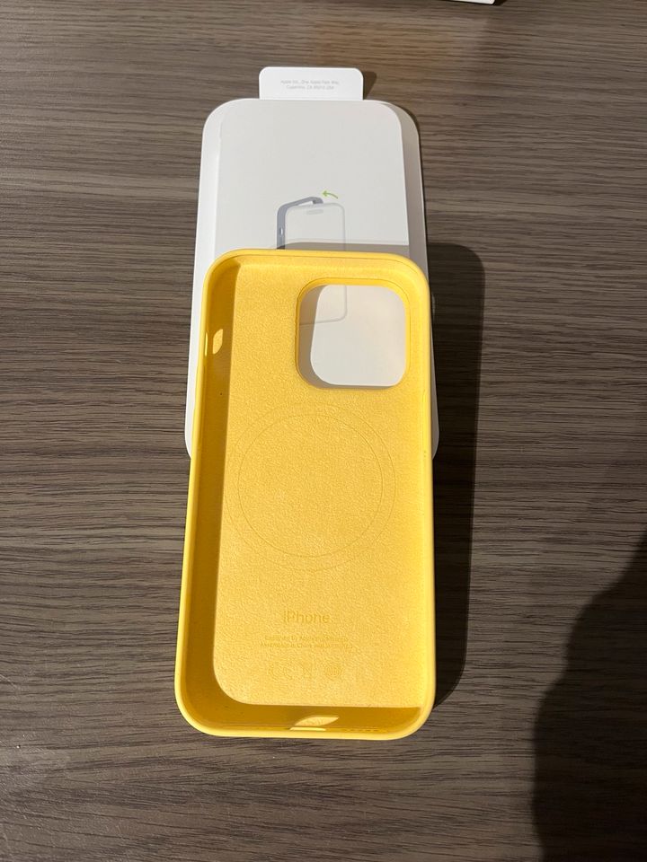 iPhone 14 Silicon case Sunglow in Neuwied