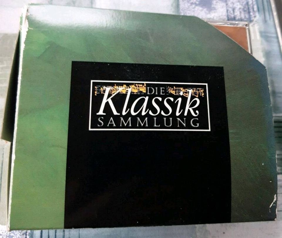 Die Klassik Sammlung 1 bis 24 in Boxen CD's in Lage
