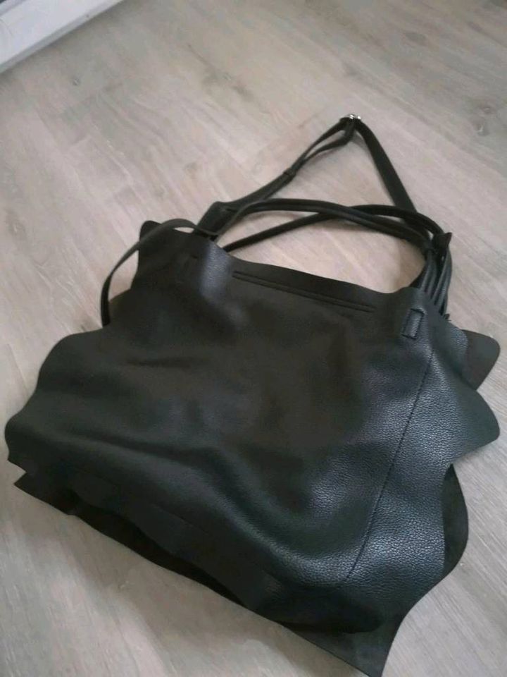 Shopper Damen Tasche 2 in 1 Leder vegan schwarz Neuw in Sachsen-Anhalt -  Timmenrode | eBay Kleinanzeigen ist jetzt Kleinanzeigen