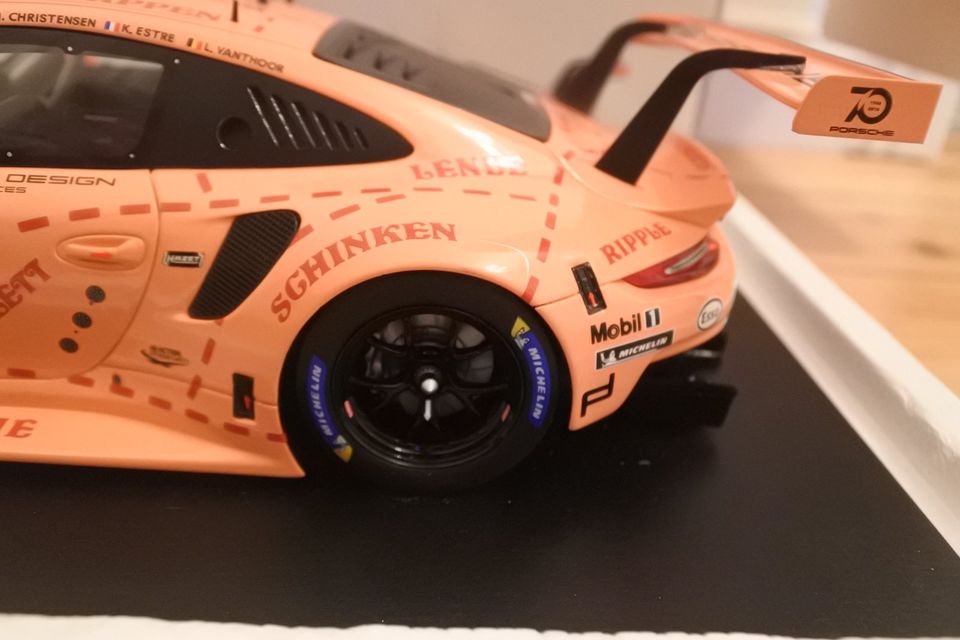 1/18 Spark 18S393 PORSCHE 911 991 RSR Pink Pig Le Mans 2018 in Berlin