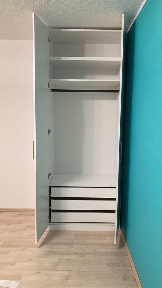 Kleiderschrank Ikea 1m x ca. 2,40m x 0,6m in Pörnbach