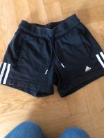 Adidas Short schwarz 146 München - Laim Vorschau