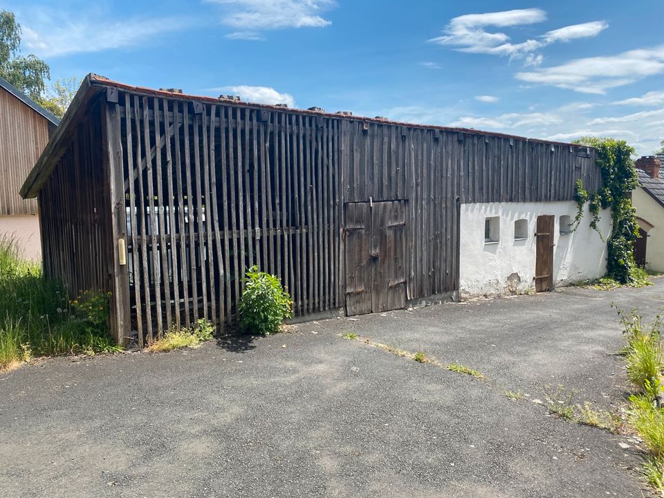 Fertig zum Innenausbau! Teilsaniertes Bauernhaus in ruhiger Umgebung in Kulmbach