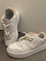 Karl Kani Sneaker weiß/rosé – Gr. 38,5 – wie neu Köln - Vingst Vorschau