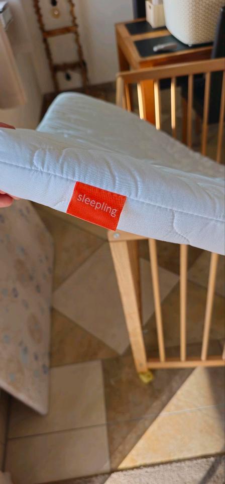 Laufstall Geuther 1m x 1m mit Matratze, Spannbettlaken, Einlage in Gangkofen