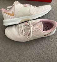 Nike City Trainer 3 Rosa NEU ungetragen US 9 EU 40.5 Nordrhein-Westfalen - Neuss Vorschau