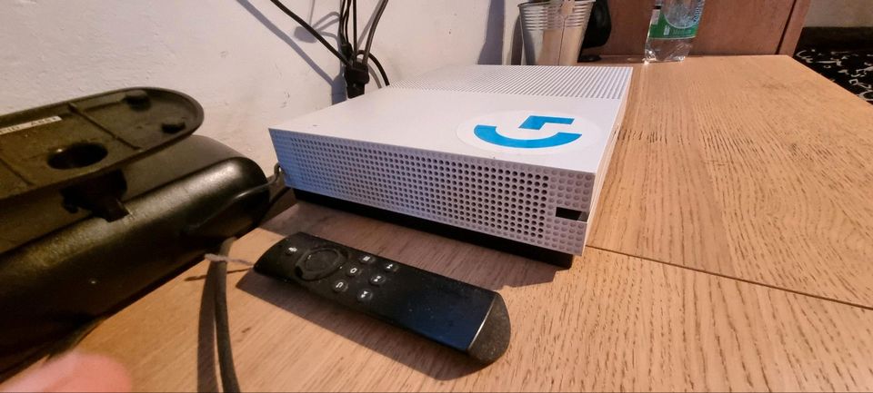 Xbox One Voll funktionionsfähig/ohne Kontroller in Hamburg