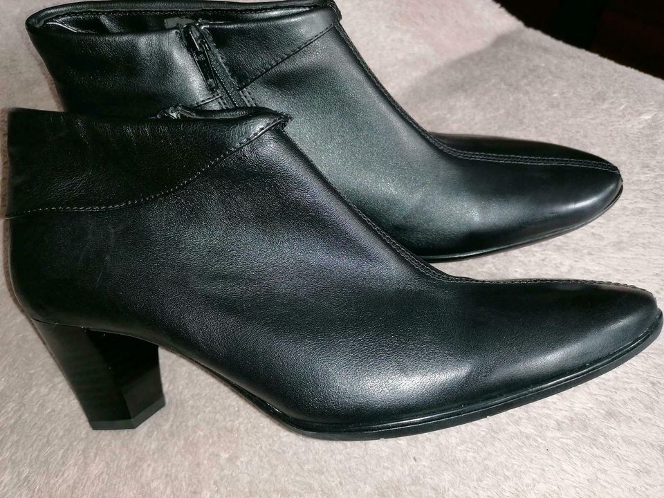 ARA STIEFELETTEN NEU ! SCHWARZ GRÖßE 6,5 (40) in Herne