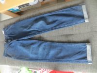 tolle Jeans dunkelblau Levis Größe 152  Farbe sieht etwas anders Duisburg - Duisburg-Süd Vorschau