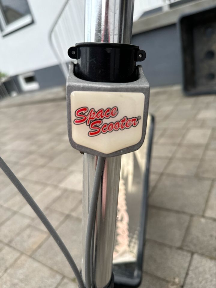 Wipp Roller Space Scooter in Schwabmünchen