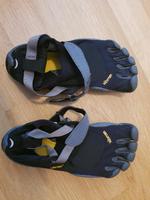 VIBRAM Five Fingers Schuhe Gr. 38 schwarz München - Berg-am-Laim Vorschau