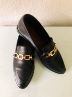 Loafer, Slipper, Schuhe Gr.40 Leder schwarz, Kette gold Nordrhein-Westfalen - Ratingen Vorschau