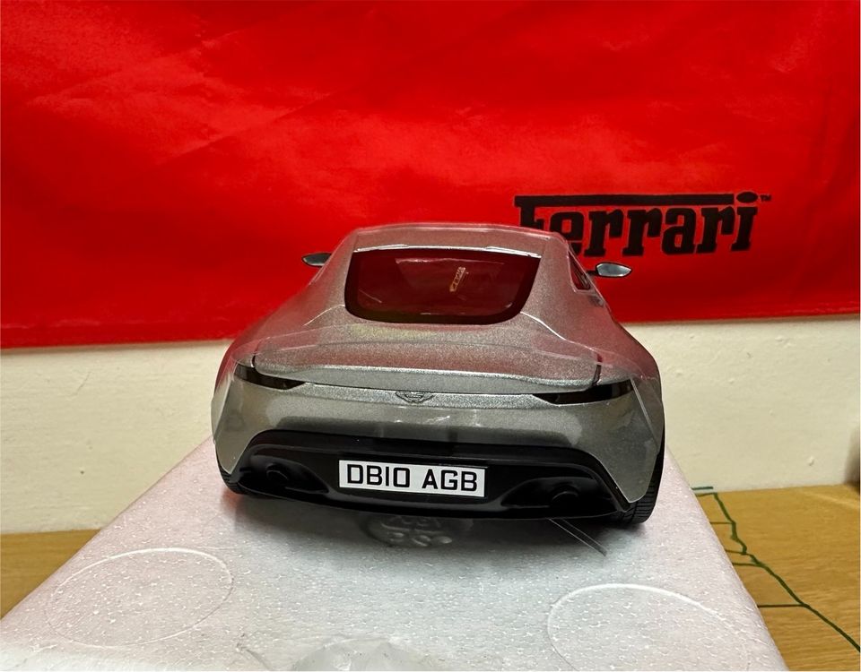 ELITE 007 Spectre James Bond Aston Martin DB-10 Modellauto 1:18 in Nürnberg (Mittelfr)