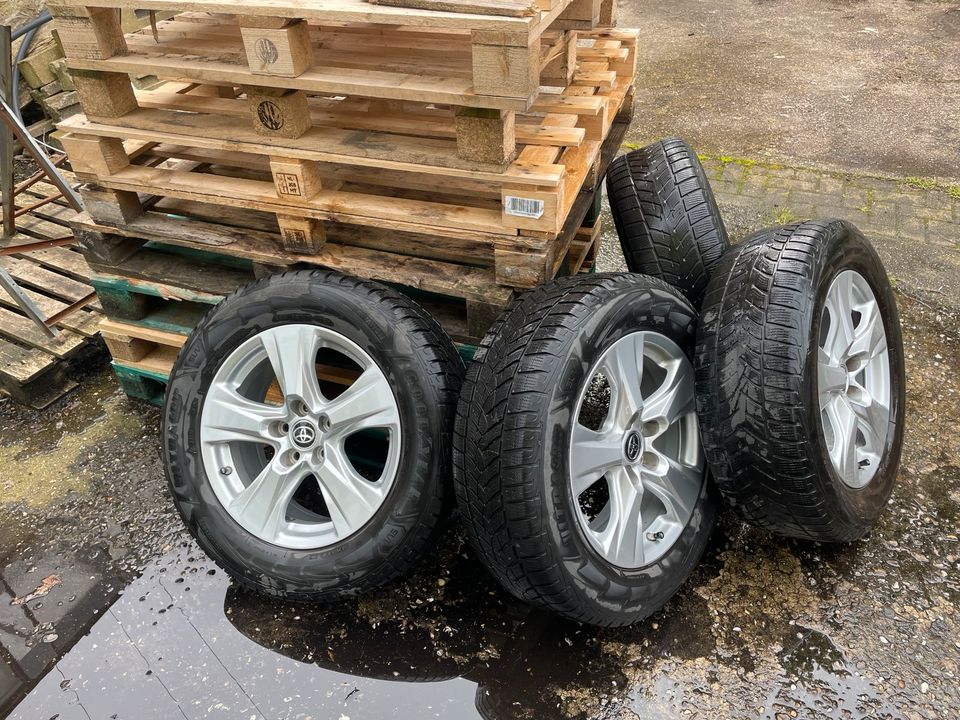 Winterreifen 225/65 R17 102H Mit RDKS Sensoren in Olfen