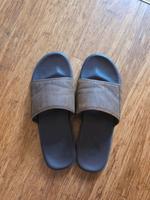 UGG Schlappen Flip Flops Sandalen Hessen - Liederbach Vorschau