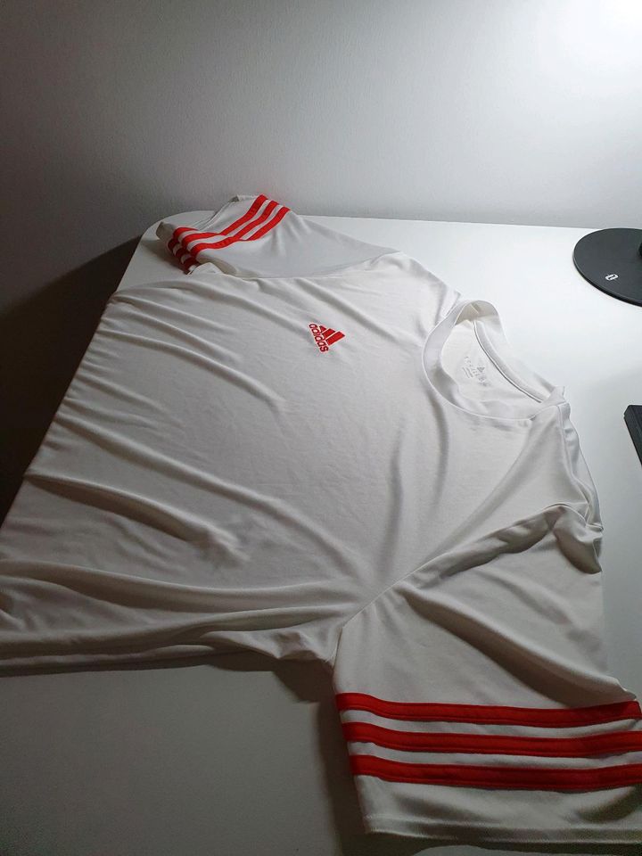 Original Adidas Trikot Sport Shirt weiß Größe XL in Hamburg