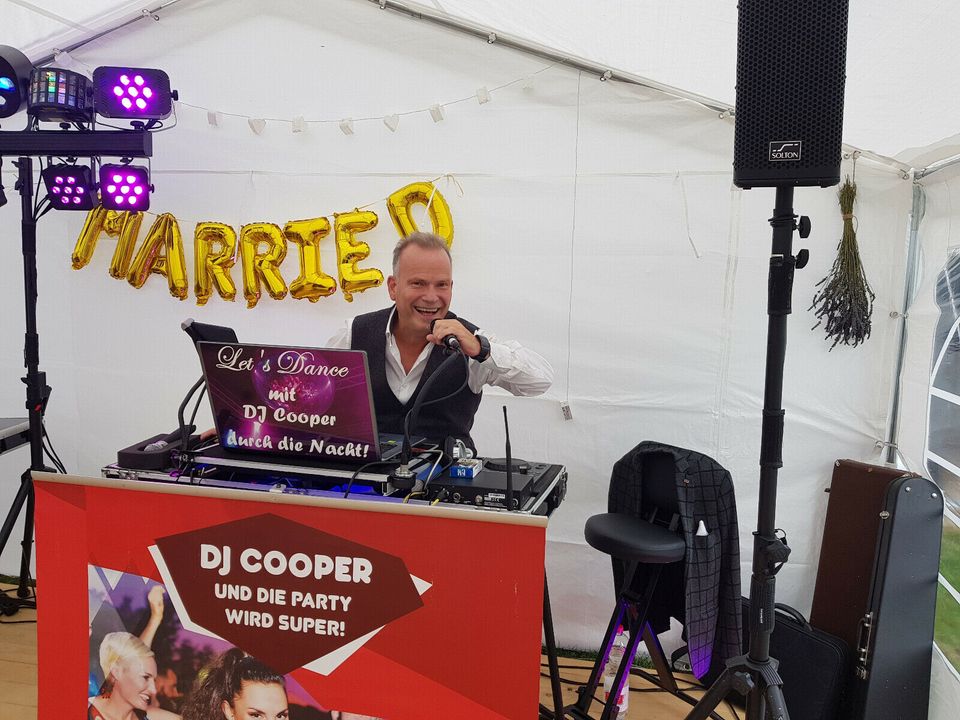 DJ Cooper - und Eure Party wird super! Mit Fotobox & Feuerwerk! in Rostock