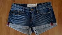 H&M Shorts / kurze Jeanshose Gr. S/ 26 Neuwertig! Hessen - Dornburg Vorschau