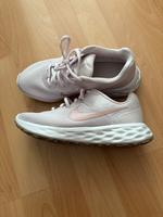 Nike Turnschuhe Sachsen - Chemnitz Vorschau