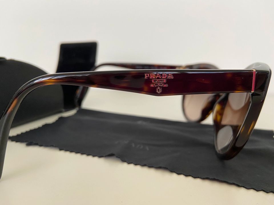 Prada Sonnenbrille Havanna Cateye SPR23O 2AU-6S1 in Ratingen