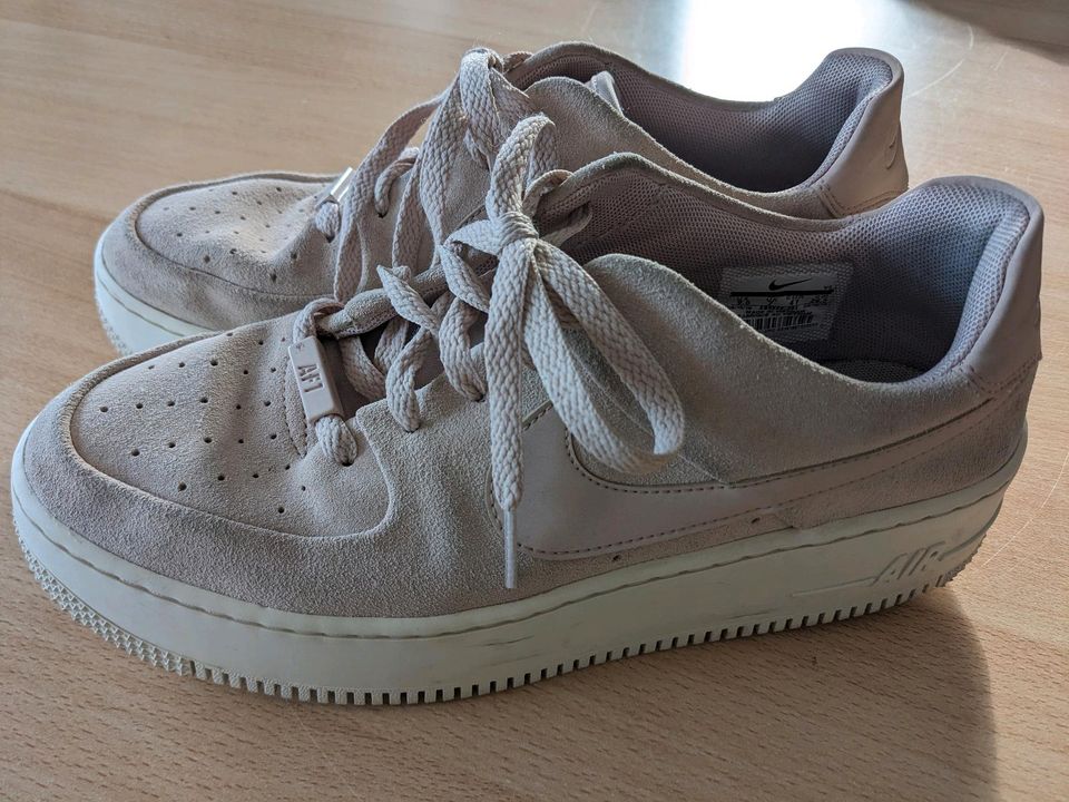 Original Nike Air Force 1 Plateau Wildleder rose Gr. 41 in Lauterbach (Hessen)