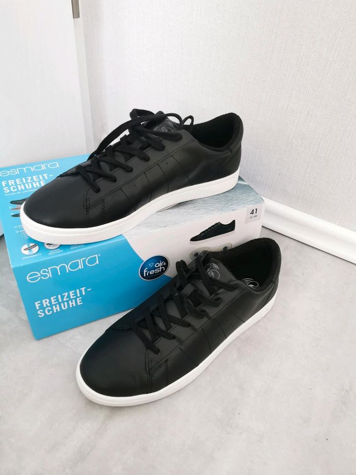 Neu! Damen/Herren Sneaker Gr 41/42, schwarz, atmungsaktiv in Schloß Holte-Stukenbrock