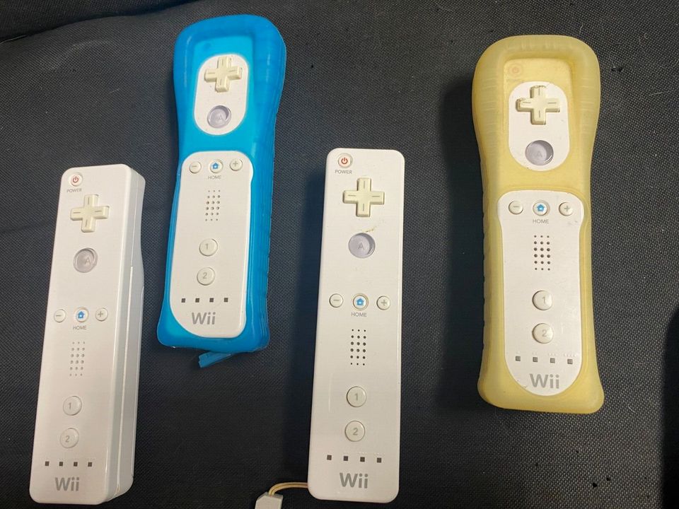 Wii Controller 4 Stück in Lüdenscheid